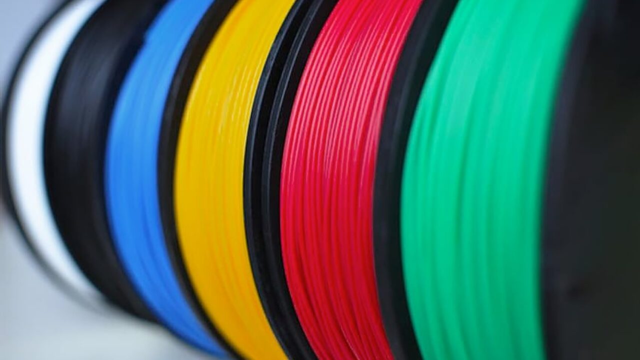 Filaments vs Granulés : quel plastique choisir en impression 3D ? -  3Dnatives