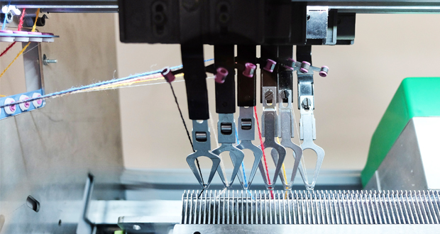 Kniterate, la machine à tricoter inspirée de l'impression 3D